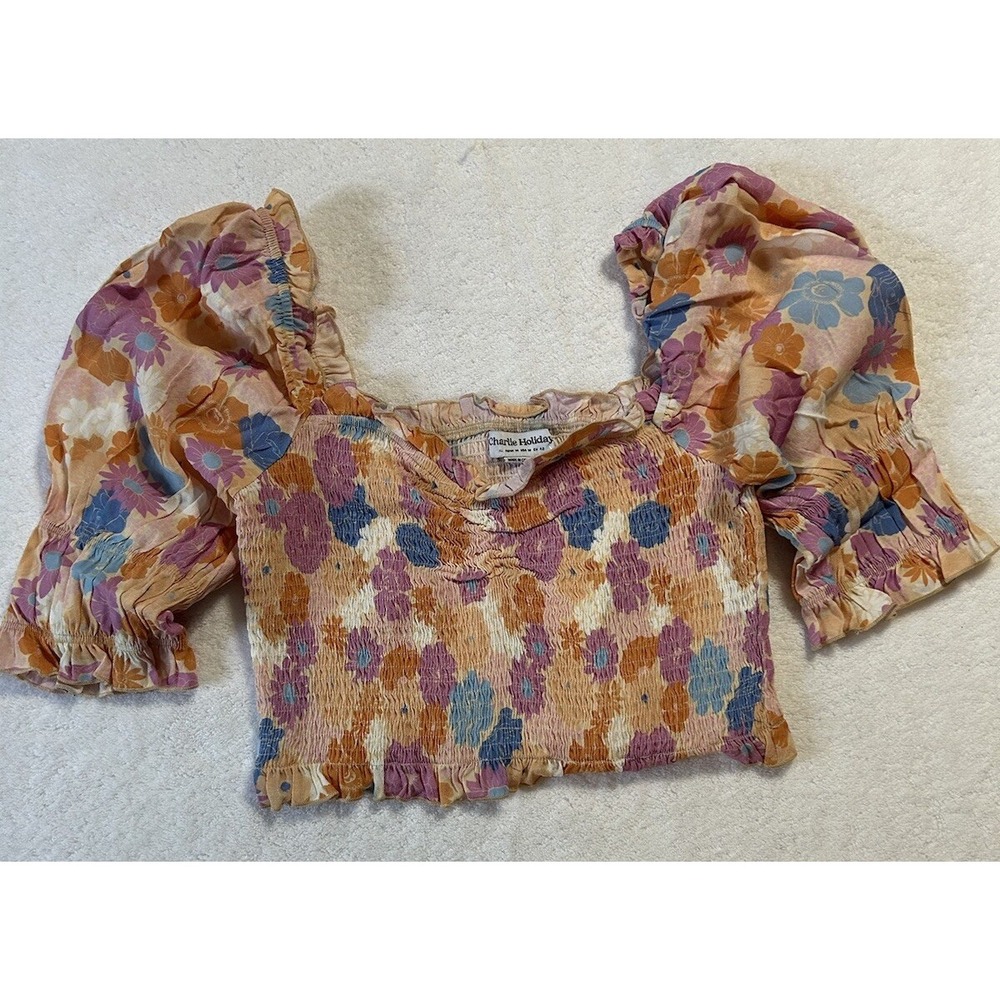 Charlie Holiday Womens Size 10 Pastel Daisy Floral Smocked 1/2 Sleeve Top New